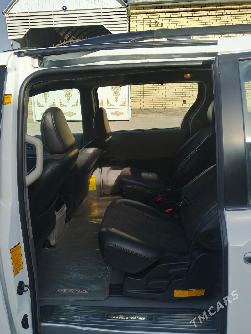 Toyota Sienna 2013 - 320 000 TMT - Мары - img 6