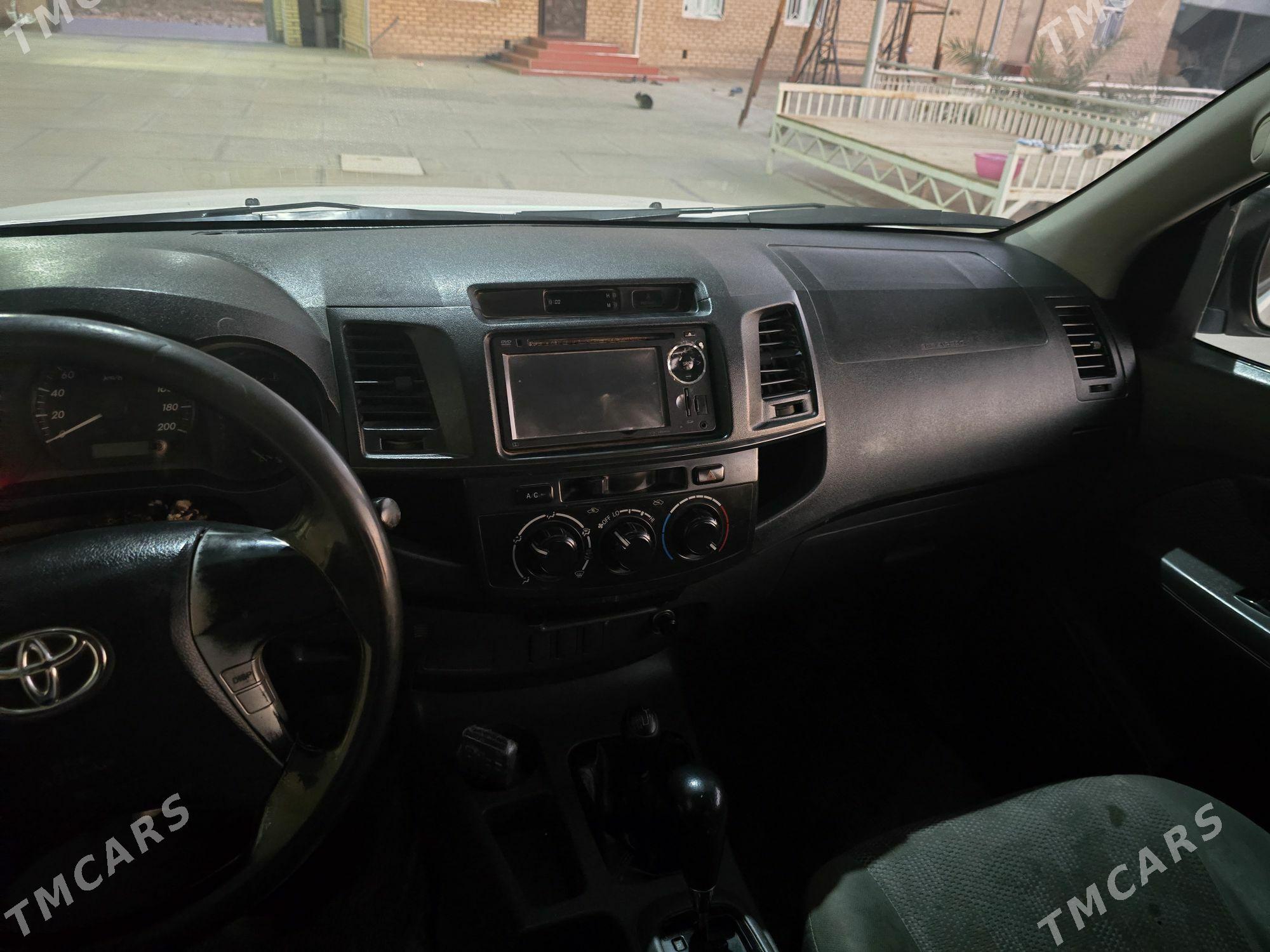 Toyota Hilux 2015 - 350 000 TMT - Mary - img 7