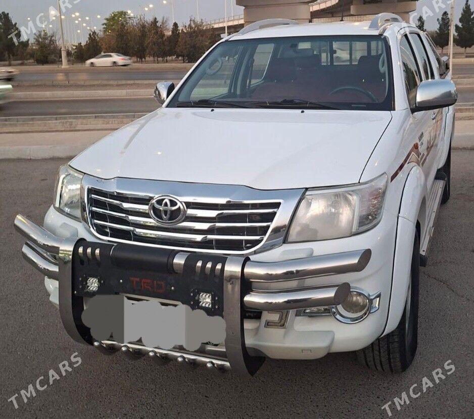 Toyota Hilux 2013 - 420 000 TMT - Aşgabat - img 8
