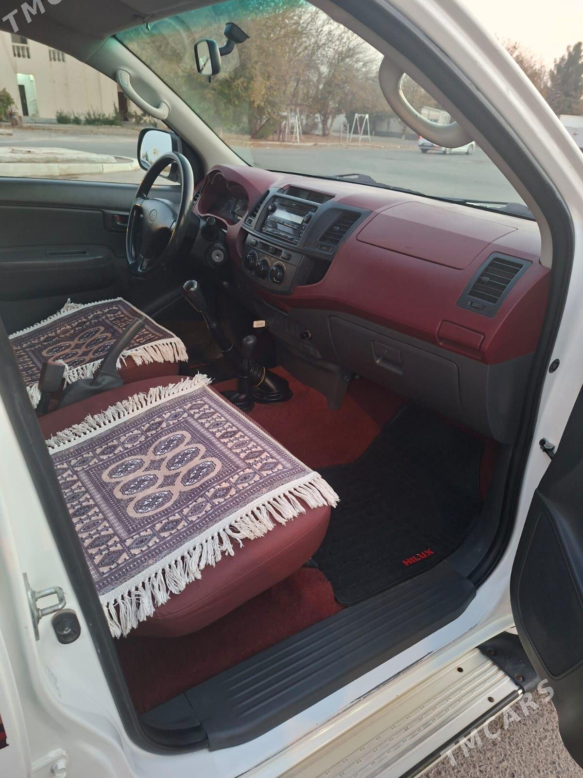 Toyota Hilux 2013 - 420 000 TMT - Aşgabat - img 5