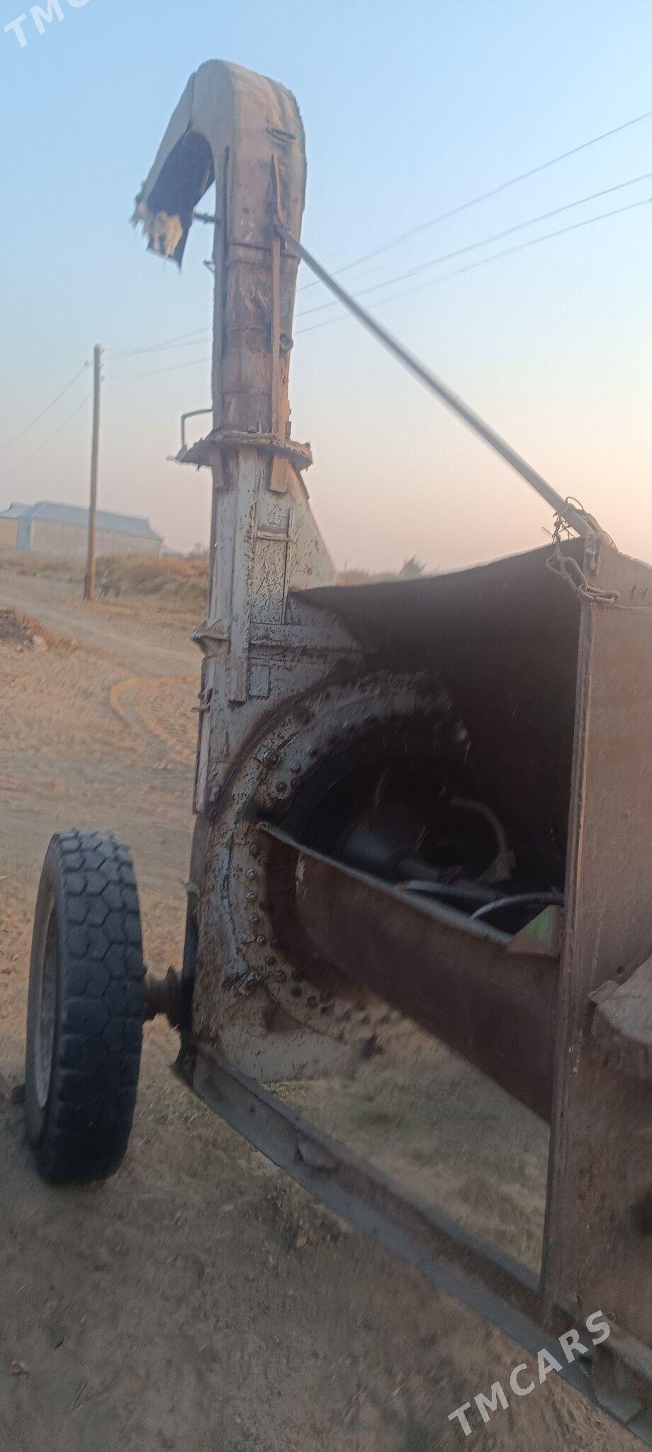 MTZ 80 1999 - 25 000 TMT - Baýramaly - img 3