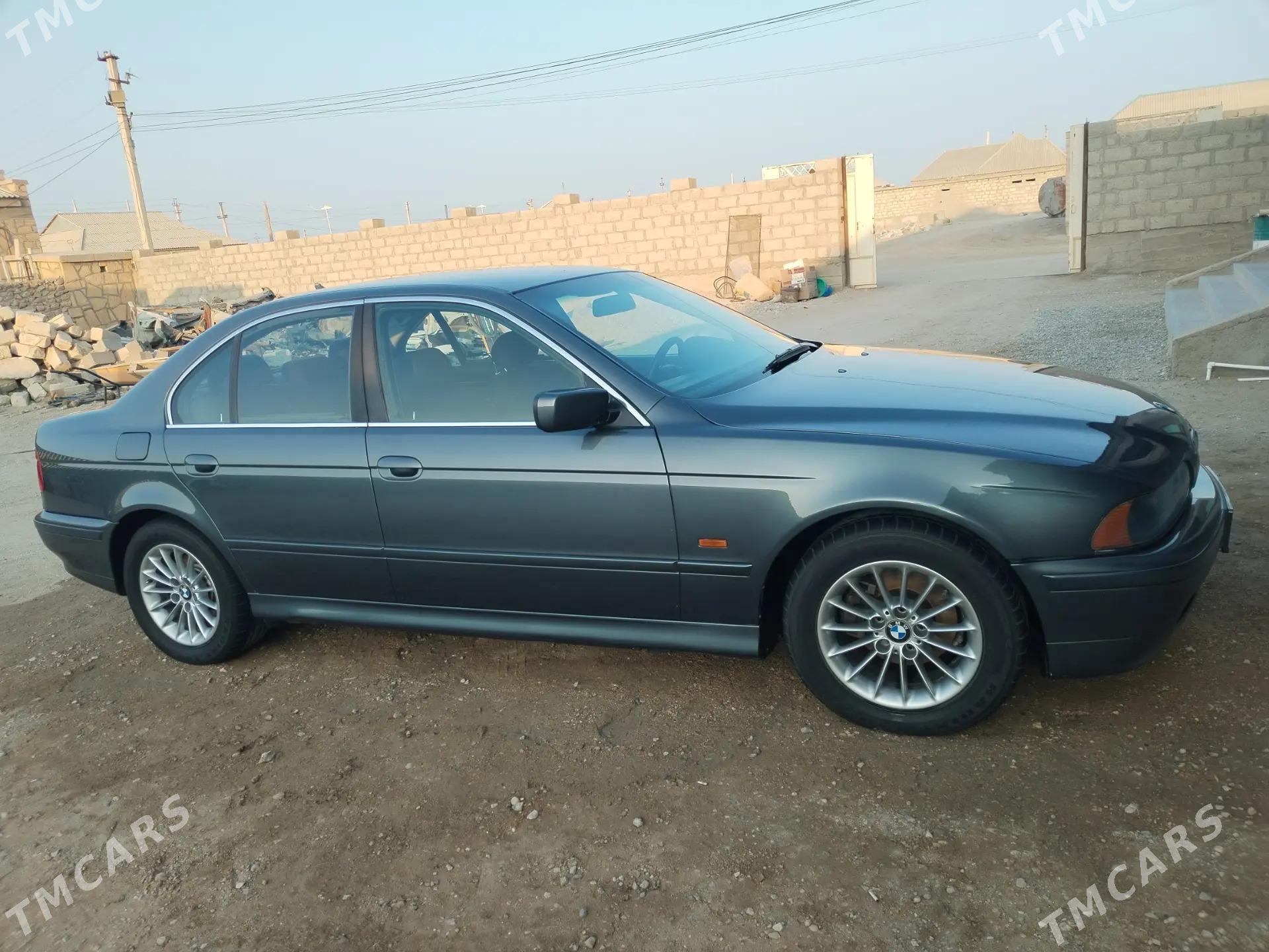 BMW E39 2002 - 150 000 TMT - Гумдаг - img 8