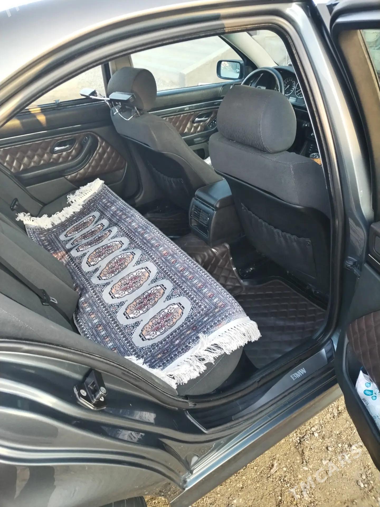 BMW E39 2002 - 150 000 TMT - Гумдаг - img 7