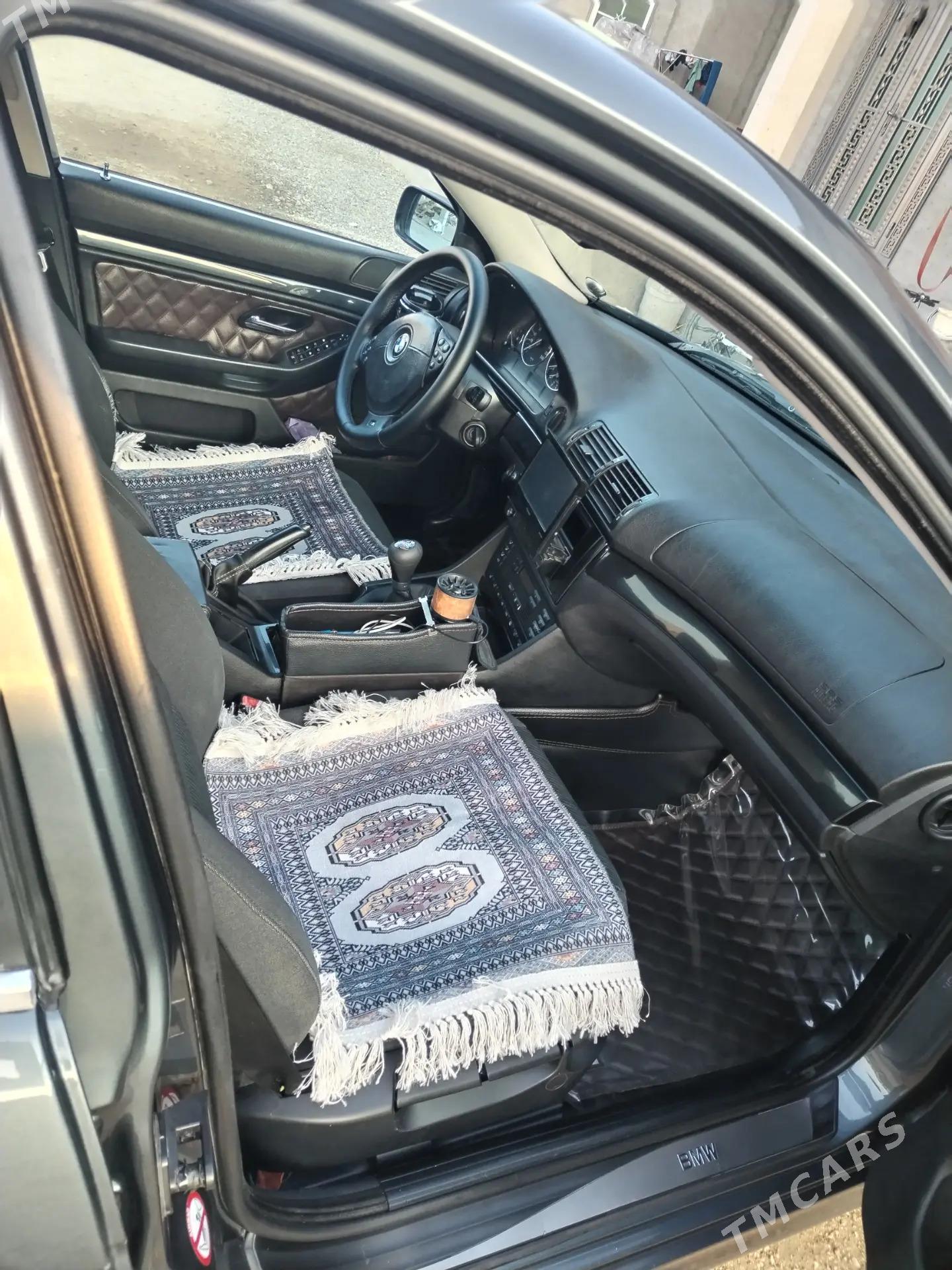 BMW E39 2002 - 150 000 TMT - Гумдаг - img 5