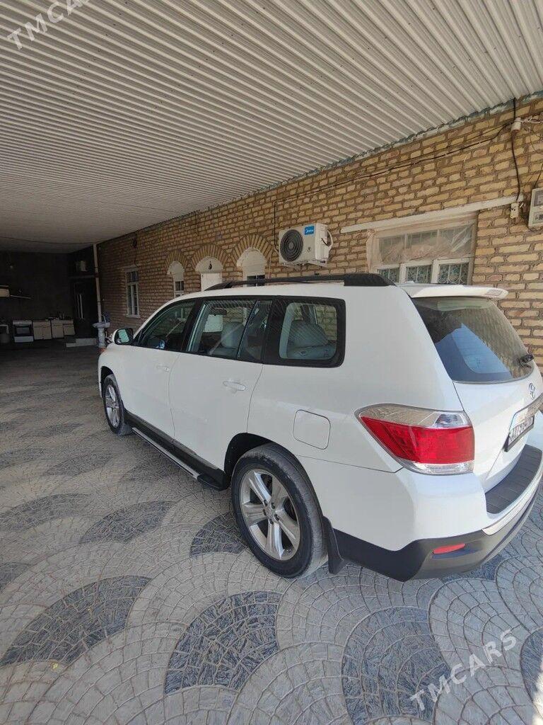 Toyota Highlander 2011 - 330 000 TMT - Туркменгала - img 7