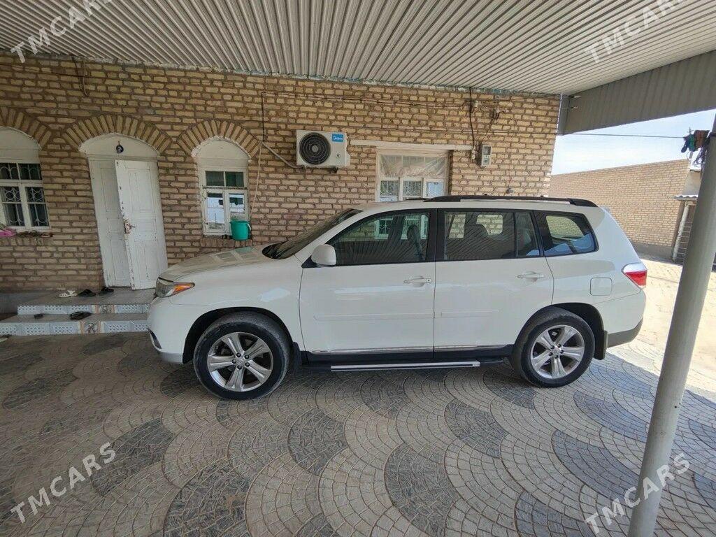 Toyota Highlander 2011 - 330 000 TMT - Туркменгала - img 4