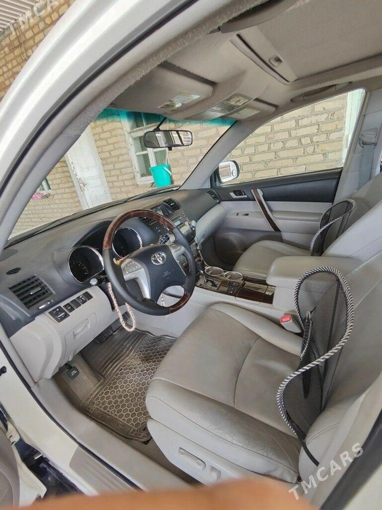 Toyota Highlander 2011 - 330 000 TMT - Туркменгала - img 6