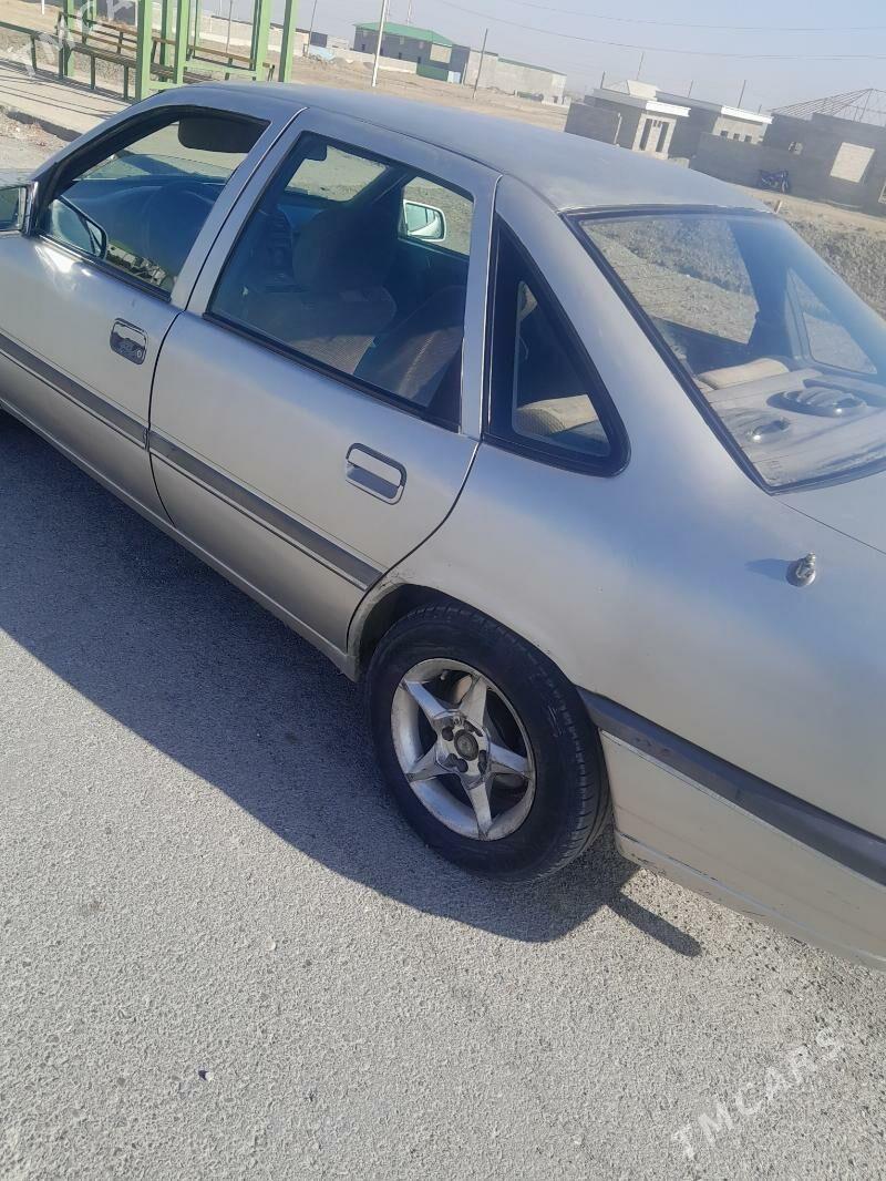 Opel Vectra 1991 - 50 000 TMT - Бахарден - img 1