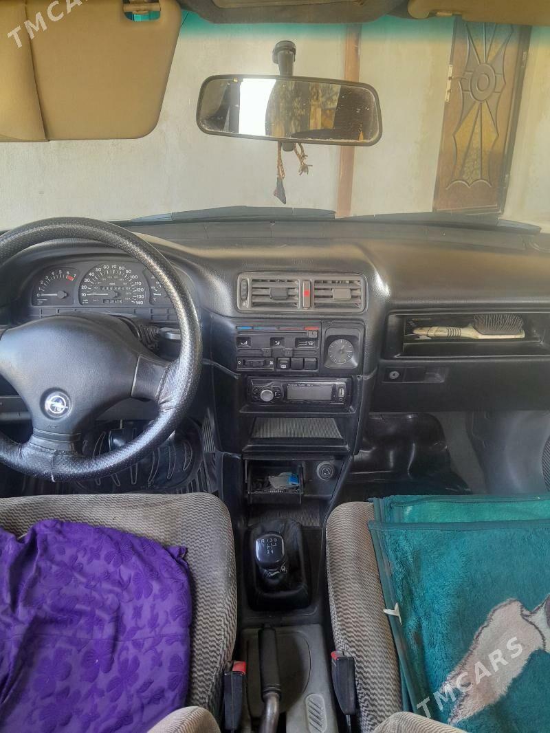 Opel Vectra 1991 - 50 000 TMT - Бахарден - img 6