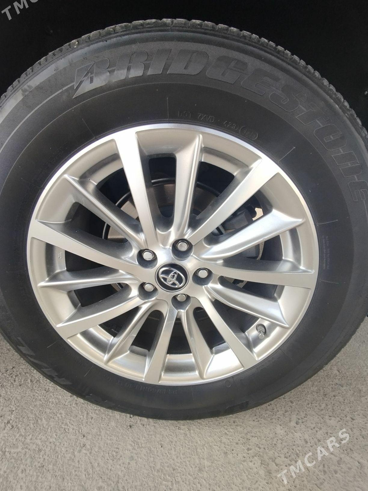 Toyota Highlander 2018 - 500 000 TMT - Мары - img 4