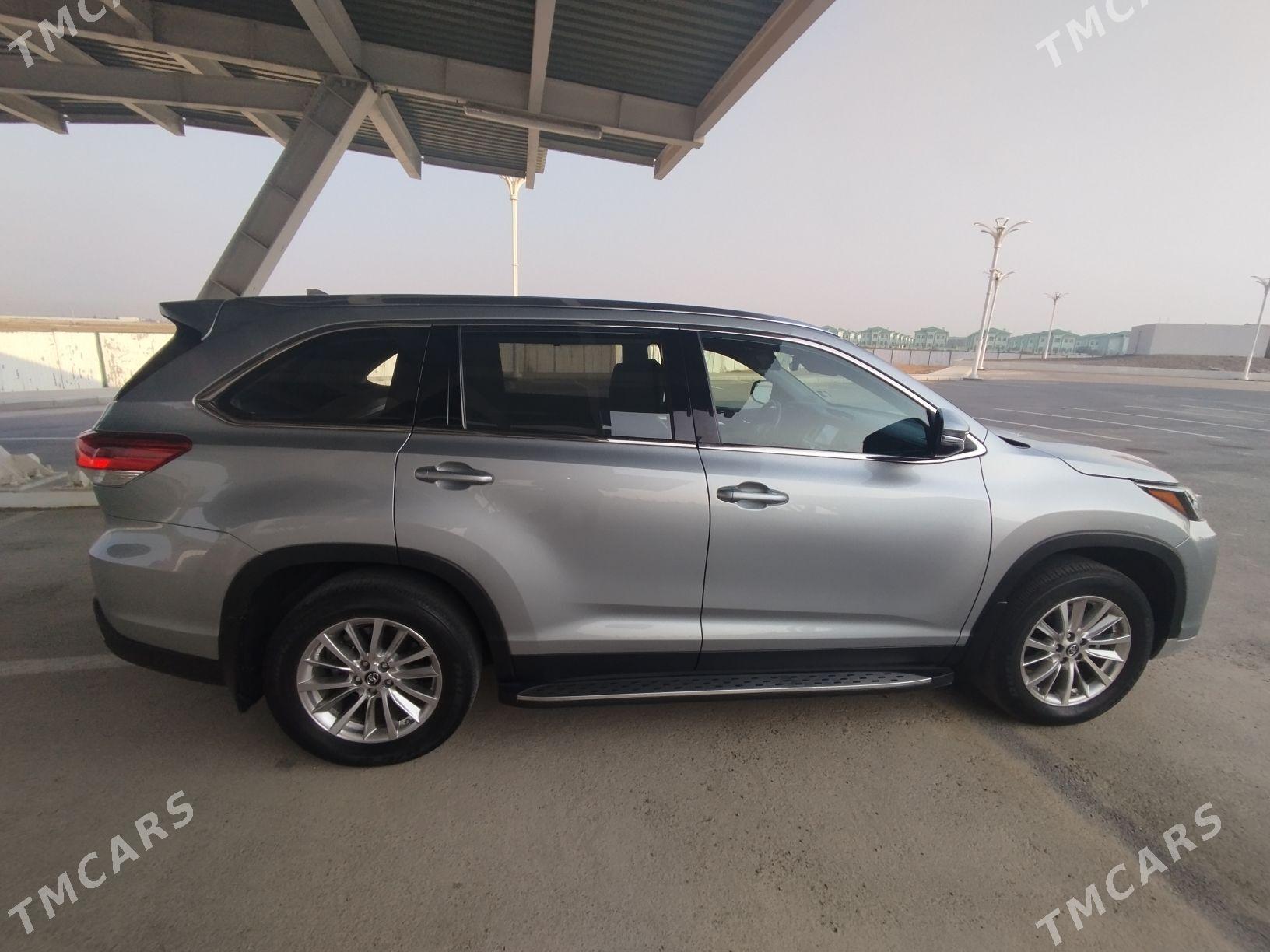 Toyota Highlander 2018 - 500 000 TMT - Мары - img 3