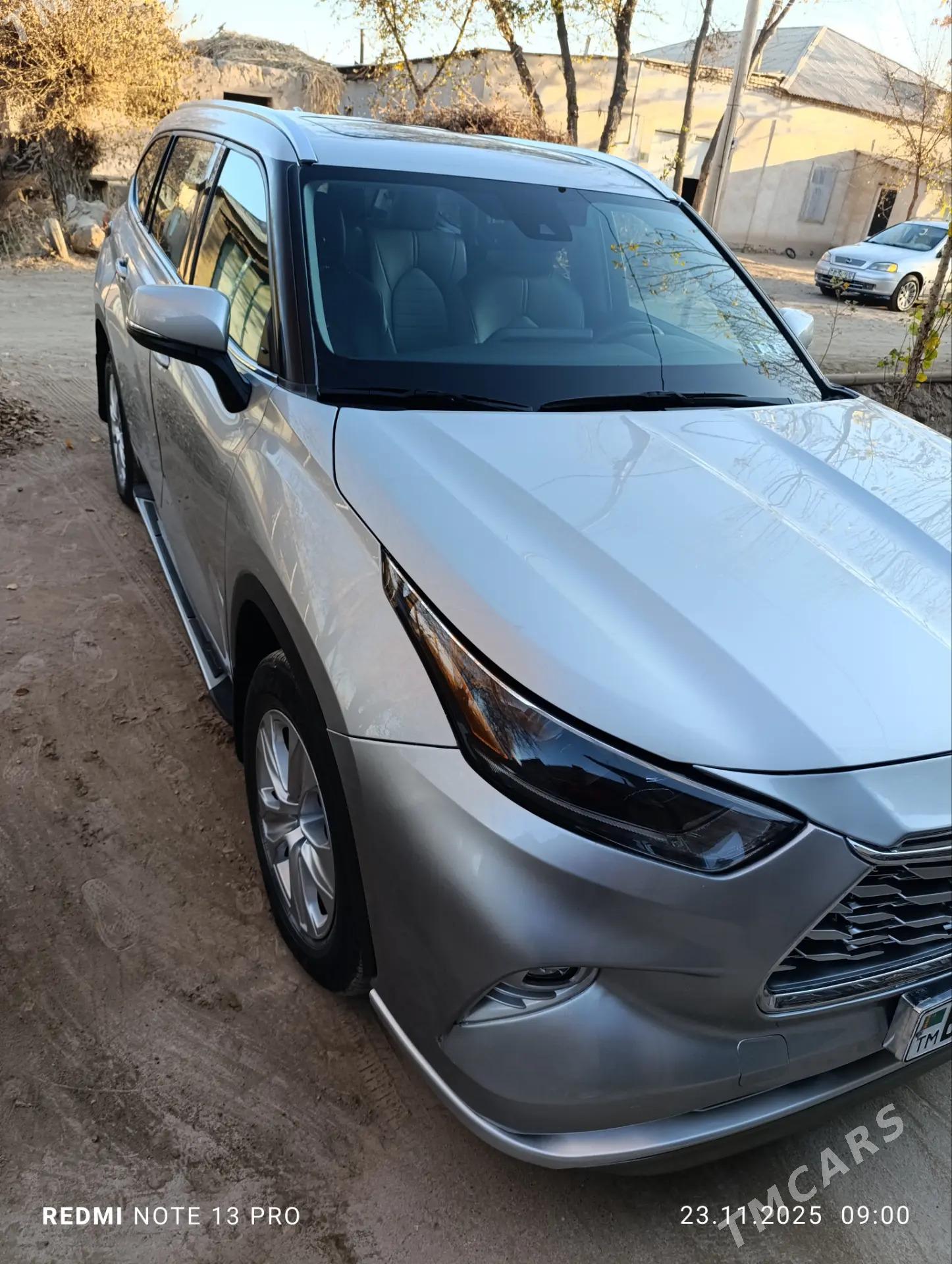 Toyota Highlander 2022 - 600 000 TMT - Гурбансолтан Едже - img 2