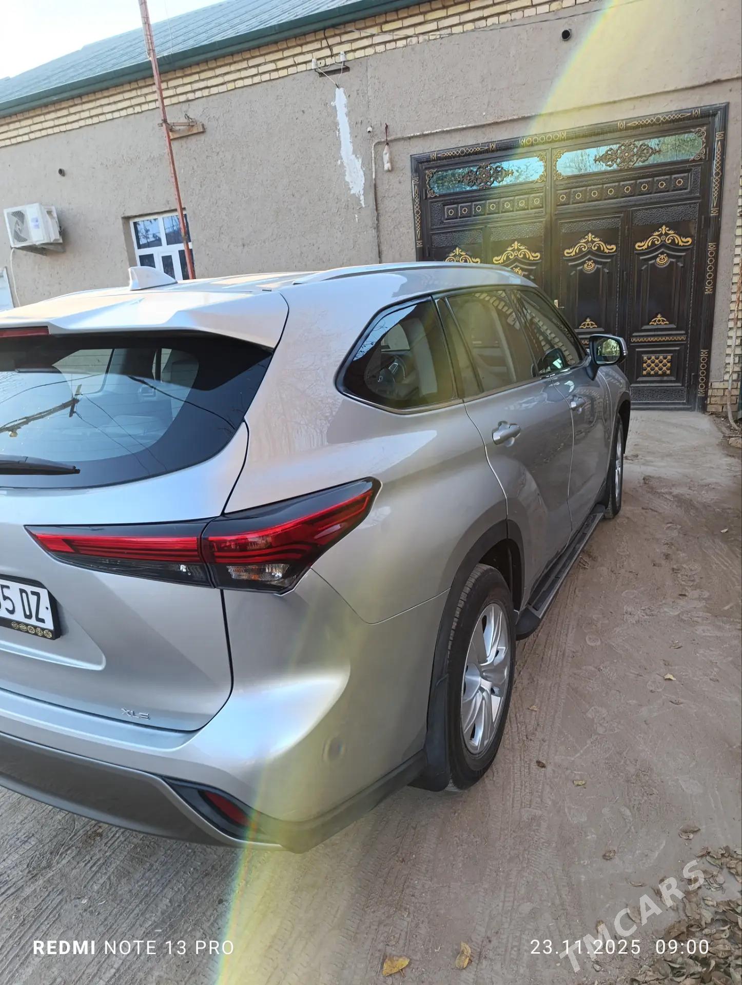 Toyota Highlander 2022 - 600 000 TMT - Гурбансолтан Едже - img 4