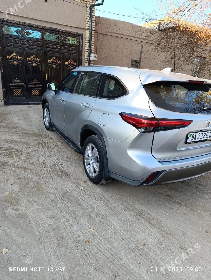 Toyota Highlander 2022 - 600 000 TMT - Гурбансолтан Едже - img 3