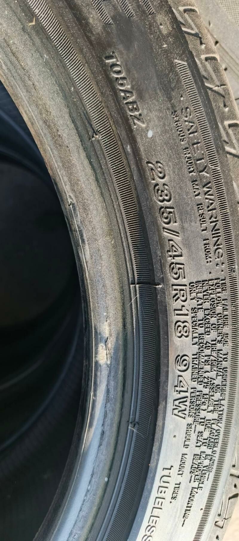 235 45 18 Bredistone 1 800 TMT - Garadamak - img 4