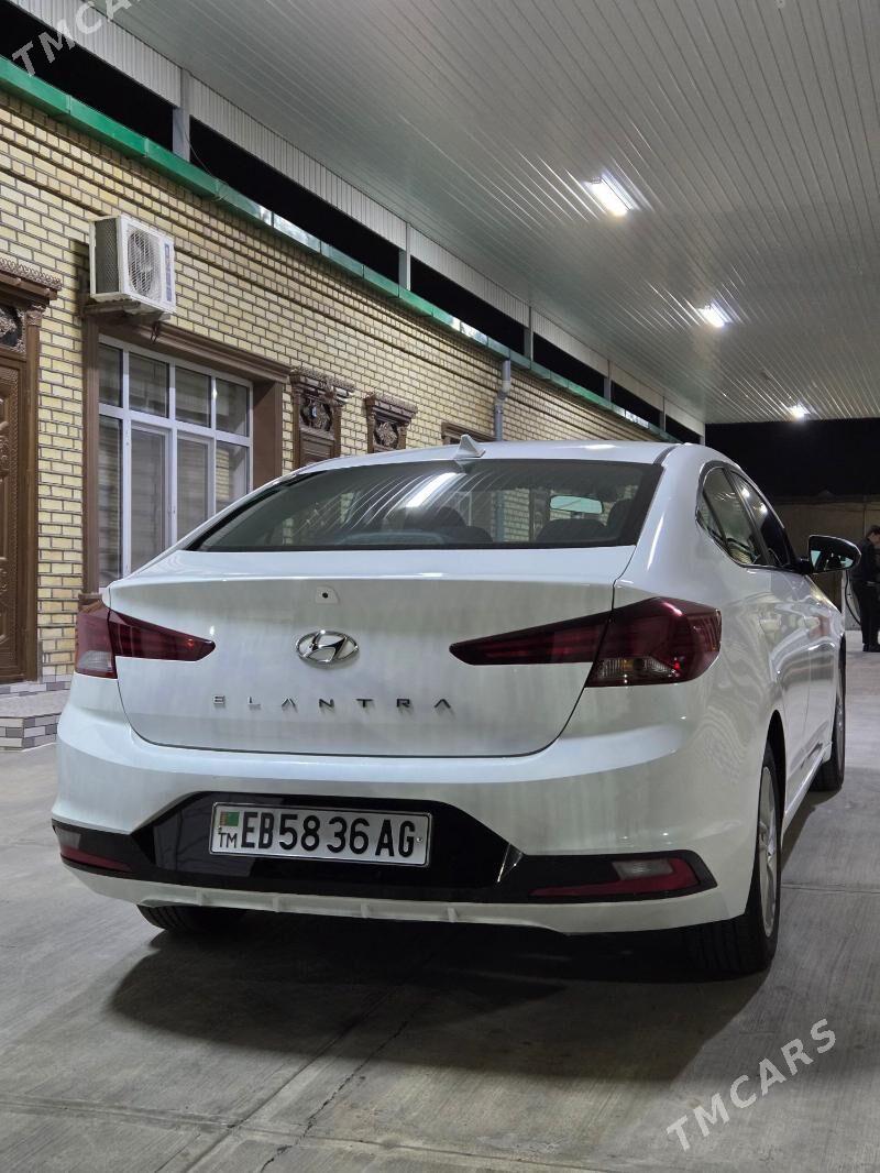 Hyundai Elantra 2020 - 215 000 TMT - Херрикгала - img 3