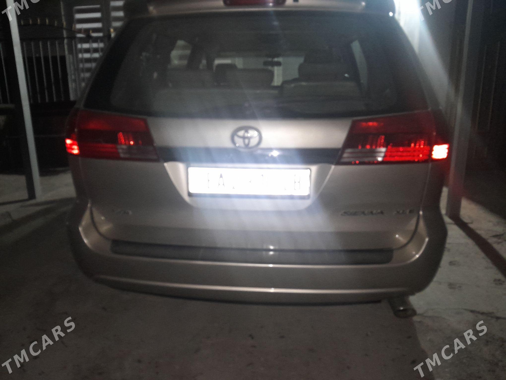 Toyota Sienna 2004 - 240 000 TMT - Койтендаг - img 1