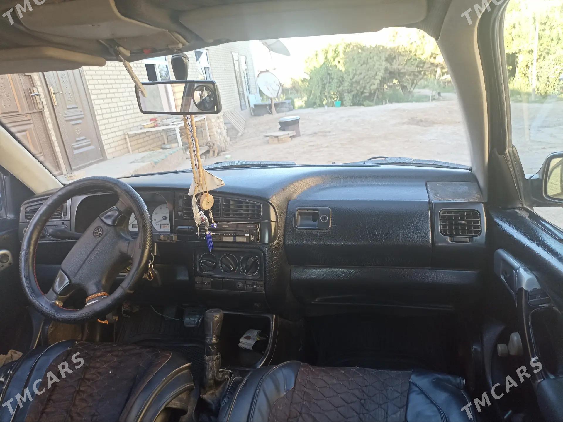 Volkswagen Golf 1993 - 30 000 TMT - Векильбазар - img 6