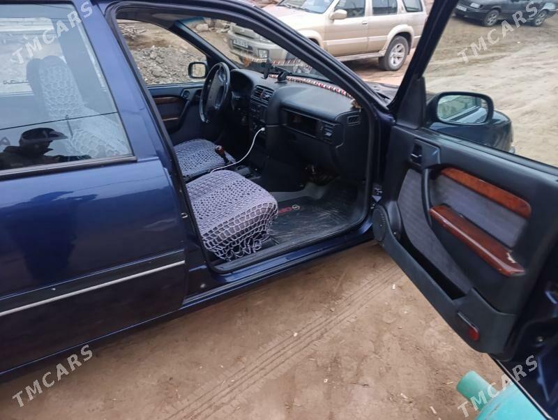 Opel Vectra 1994 - 60 000 TMT - Гурбансолтан Едже - img 4