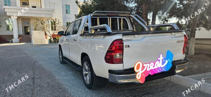 Toyota Hilux 2016 - 390 000 TMT - Ашхабад - img 4