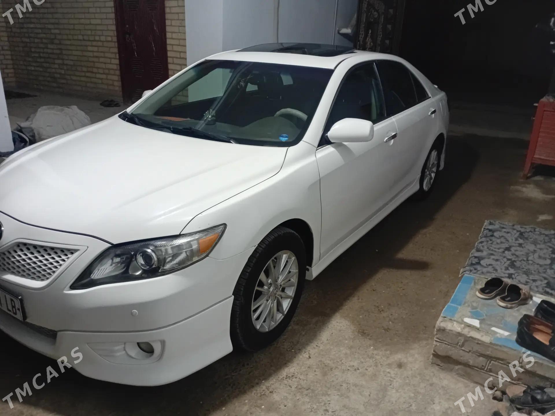 Toyota Camry 2011 - 250 000 TMT - Дянев - img 5
