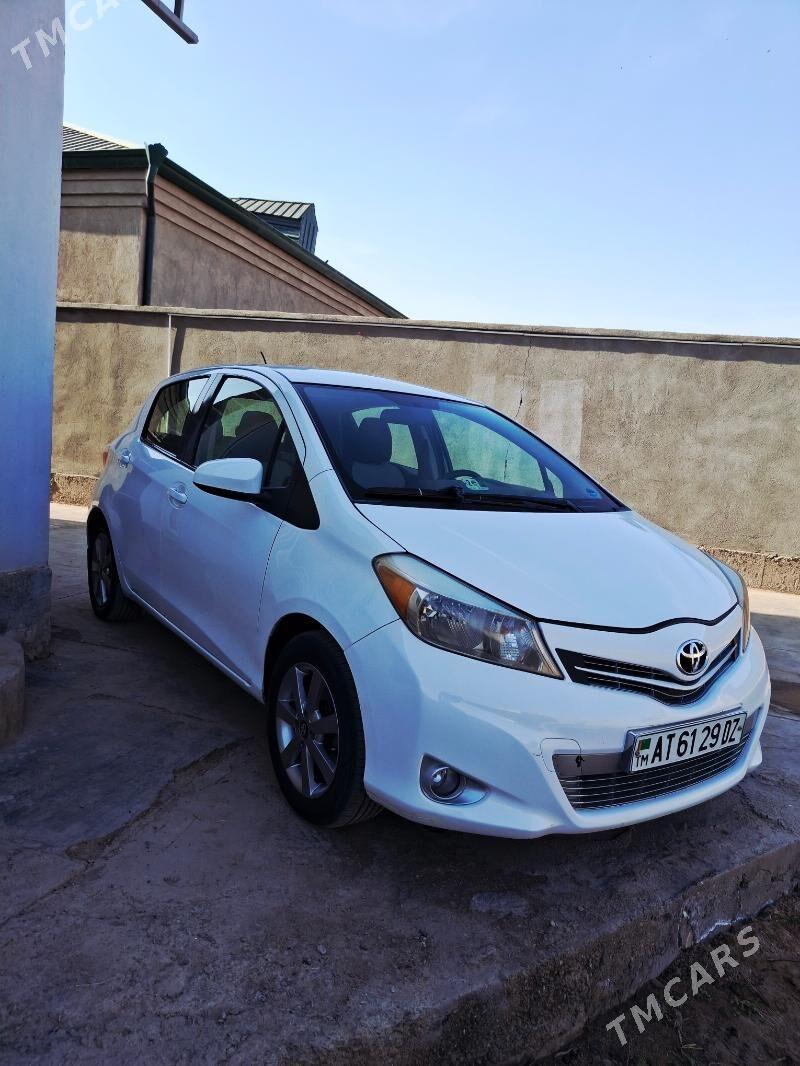 Toyota Yaris 2012 - 135 000 TMT - Дашогуз - img 4