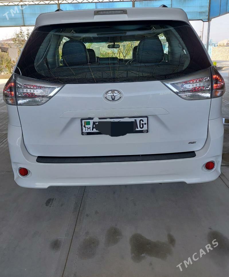 Toyota Sienna 2017 - 405 000 TMT - Ашхабад - img 9
