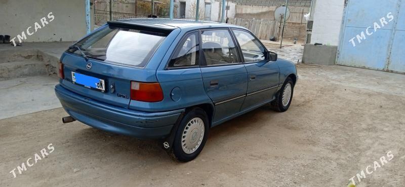 Opel Astra 1992 - 28 000 TMT - Gumdag - img 4