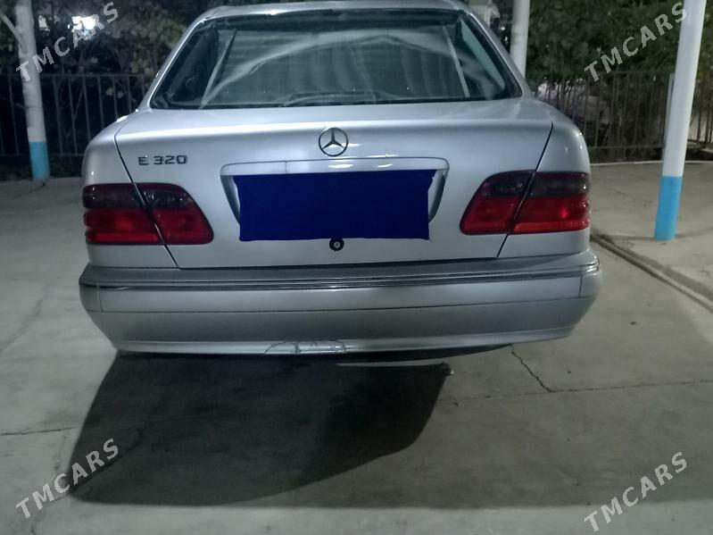 Mercedes-Benz E320 2001 - 100 000 TMT - Серахс - img 4