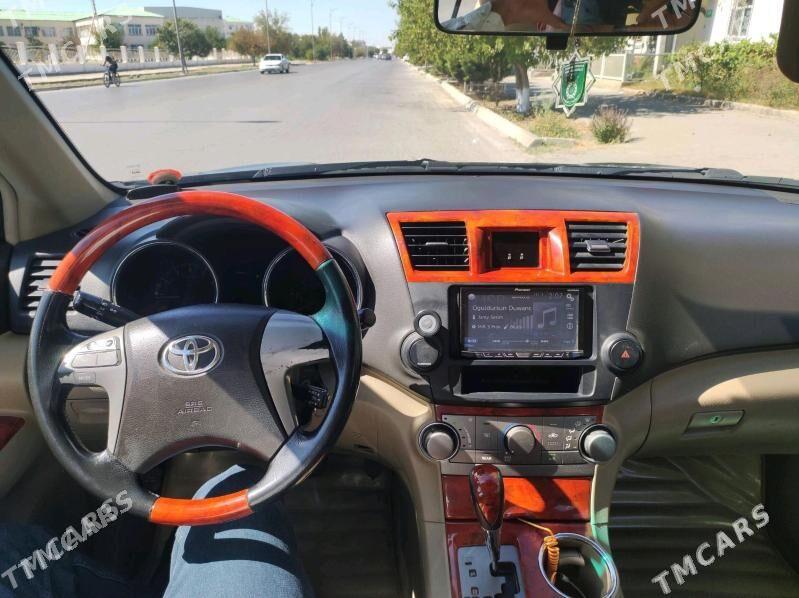 Toyota Highlander 2010 - 310 000 TMT - Çärjew - img 3