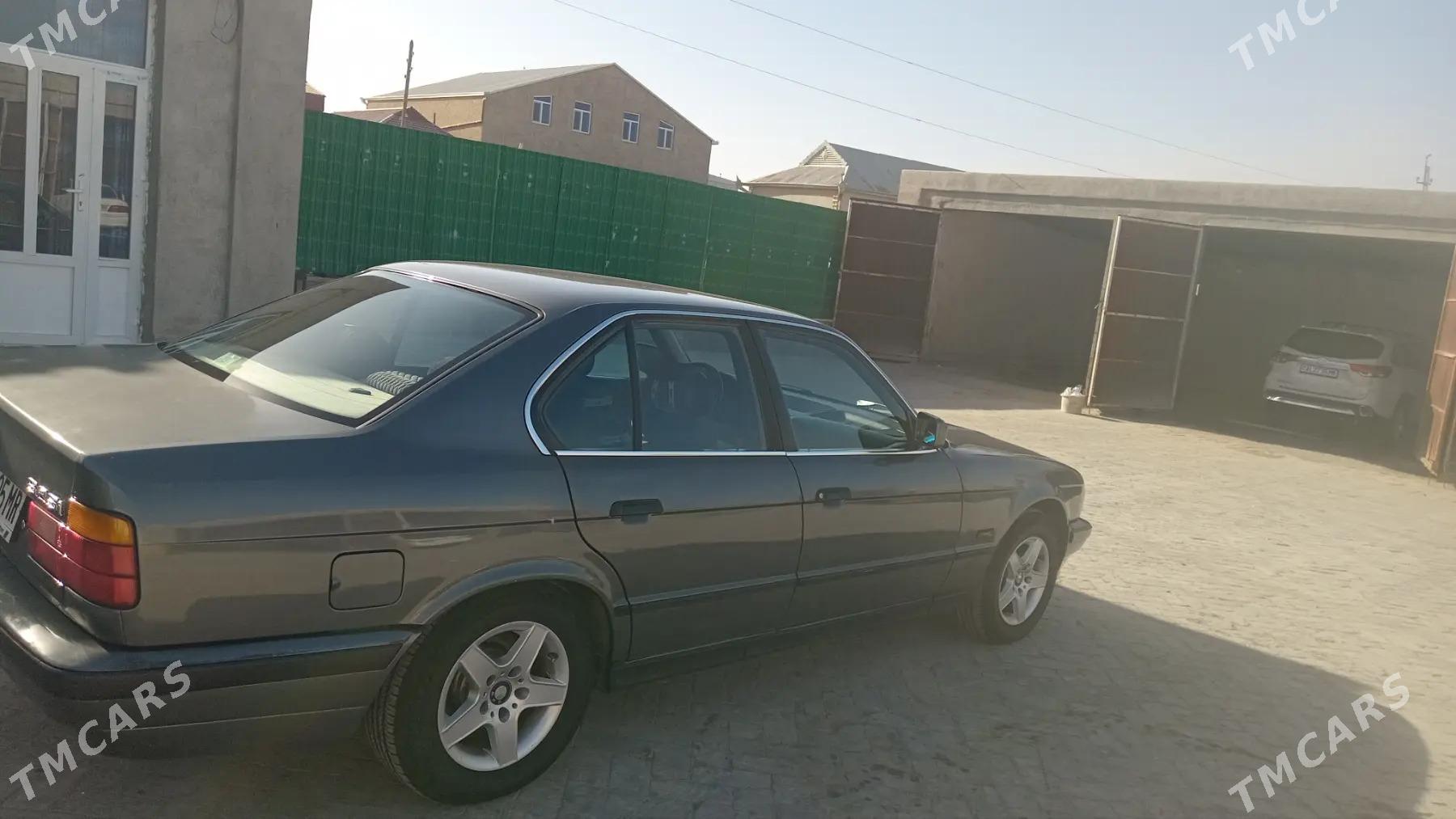 BMW 520 1990 - 75 000 TMT - Türkmengala - img 8