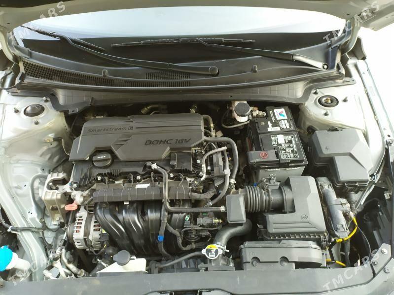 Hyundai Elantra 2022 - 235 000 TMT - Мургап - img 5