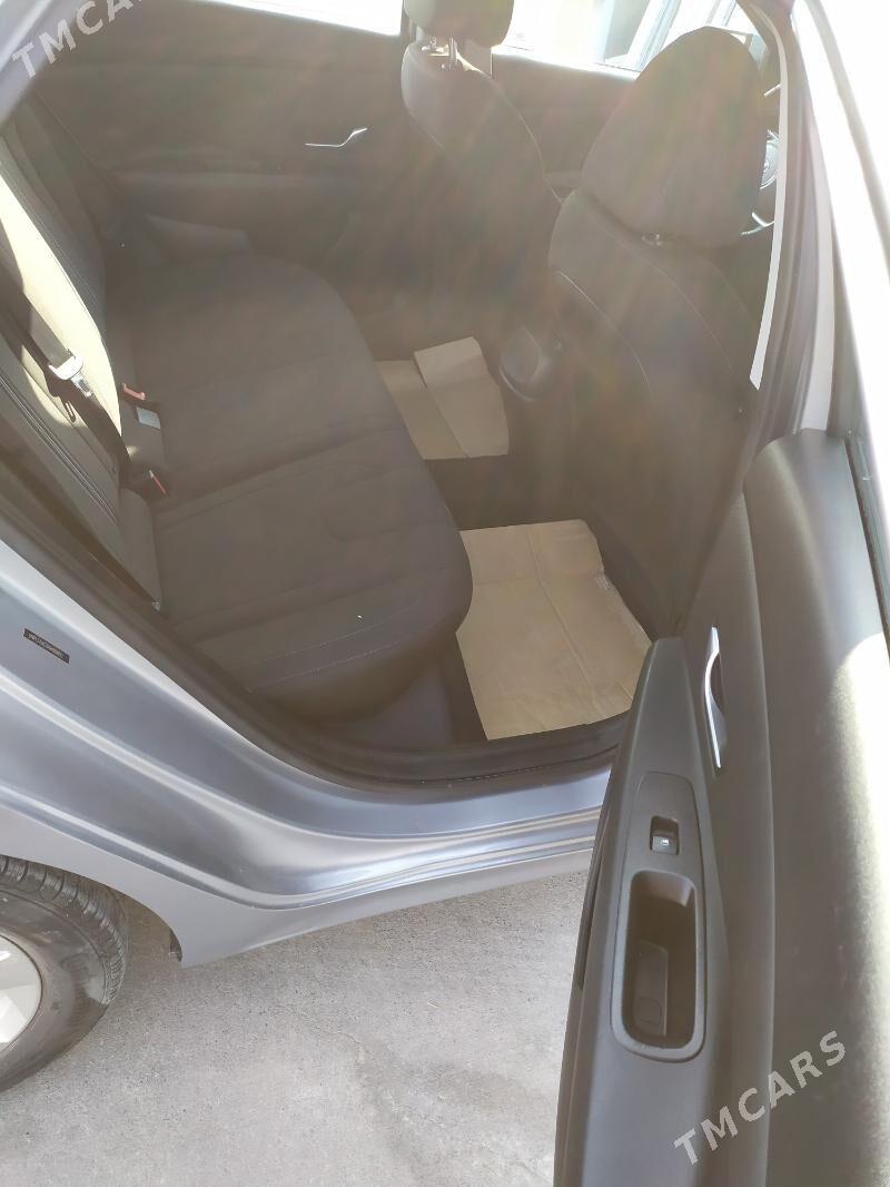 Hyundai Elantra 2022 - 235 000 TMT - Мургап - img 7