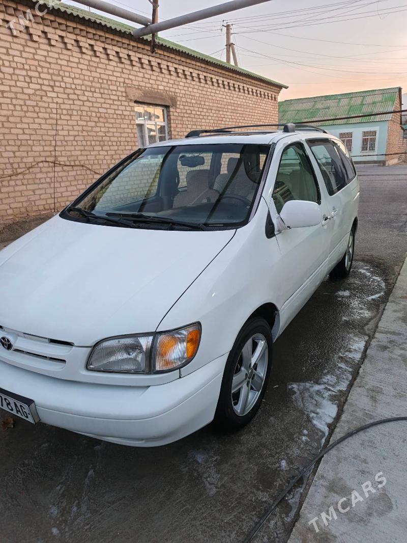 Toyota Sienna 2000 - 160 000 TMT - Багир - img 2