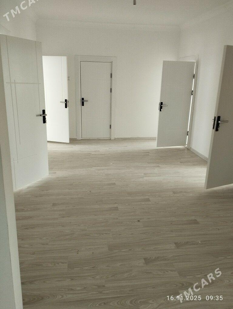 Elitka jay - Mary - img 1