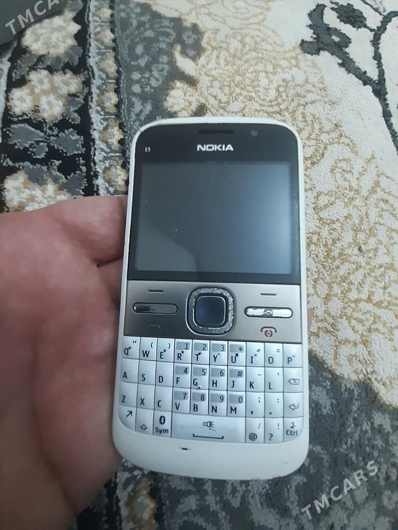 Nokia E5 - Büzmeýin - img 2