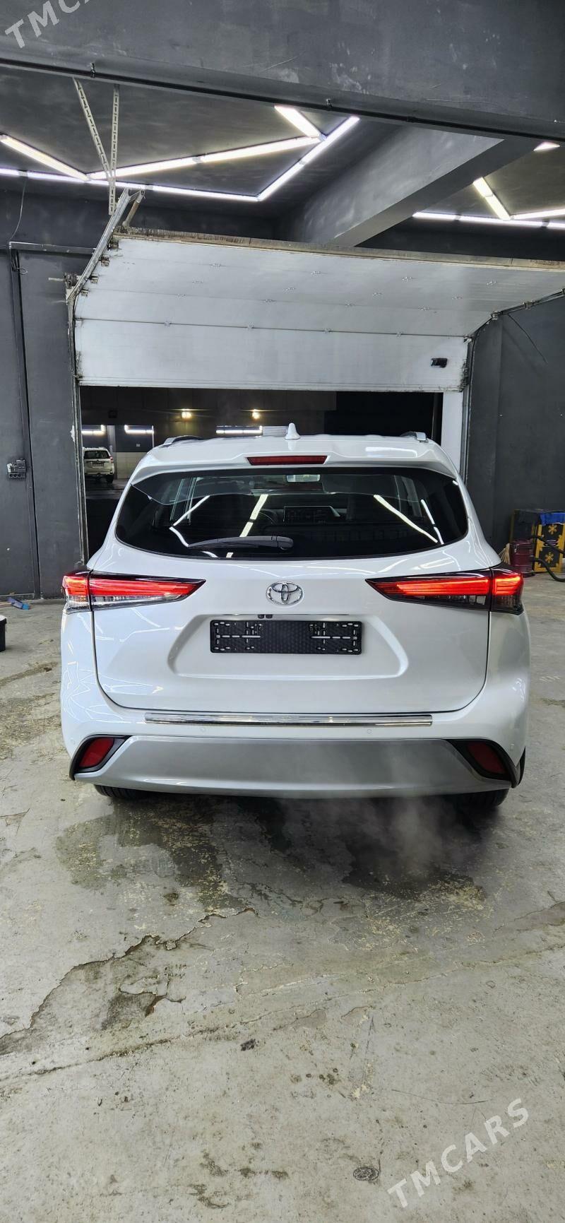 Toyota Highlander 2021 - 720 000 TMT - Гуртли - img 4