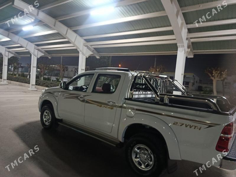 Toyota Hilux 2012 - 370 000 TMT - Мары - img 2