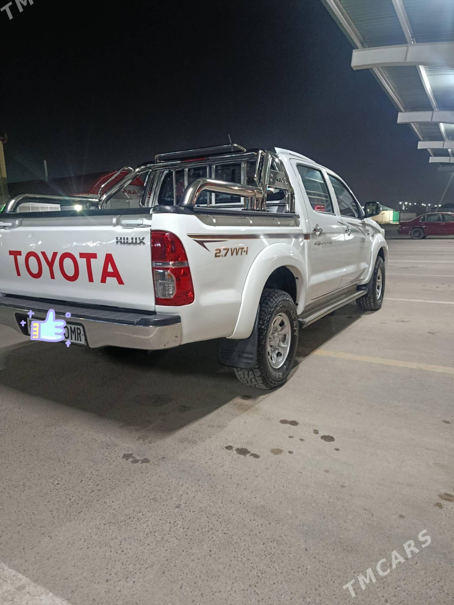 Toyota Hilux 2012 - 370 000 TMT - Мары - img 4