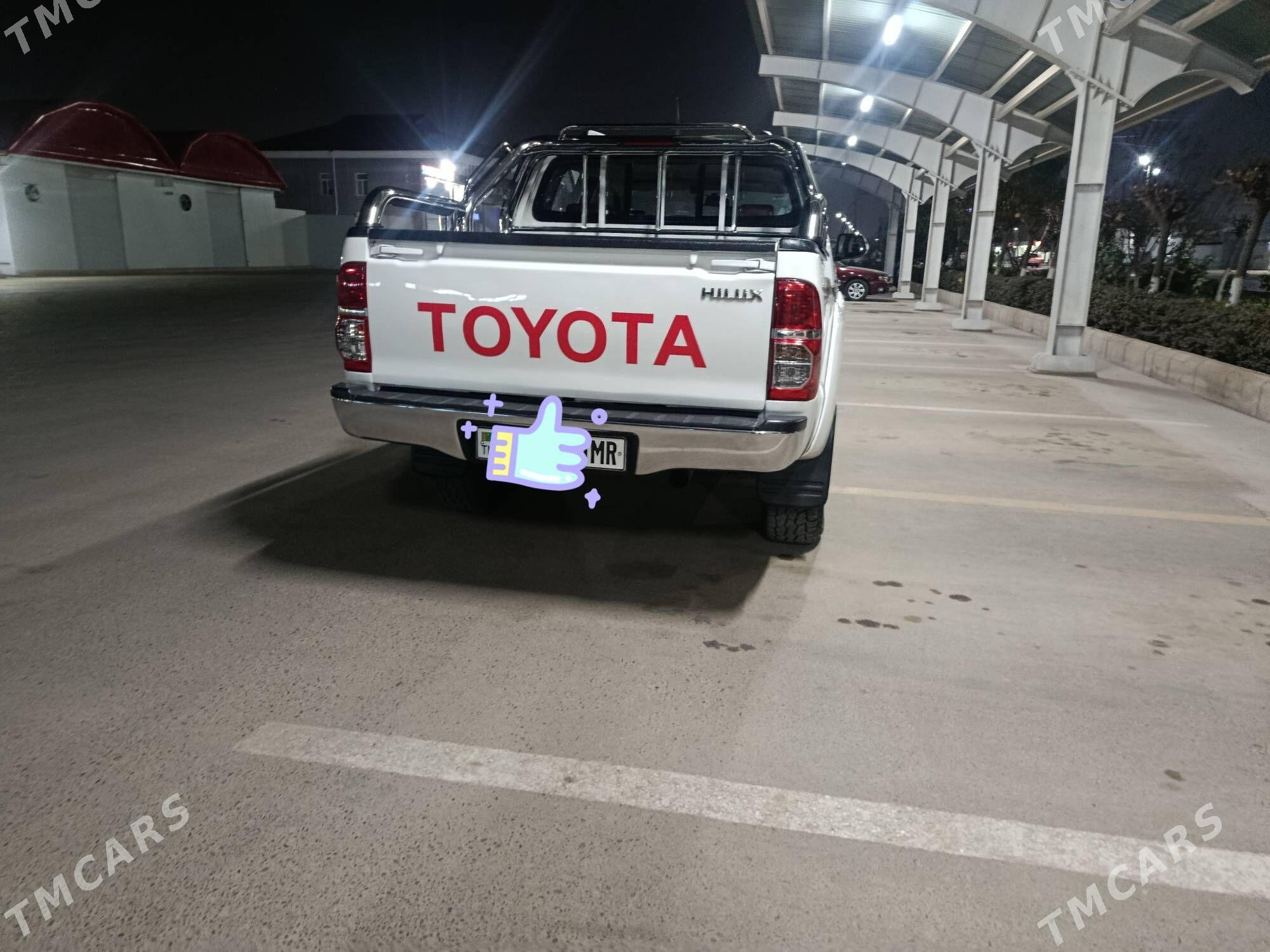 Toyota Hilux 2012 - 370 000 TMT - Мары - img 3