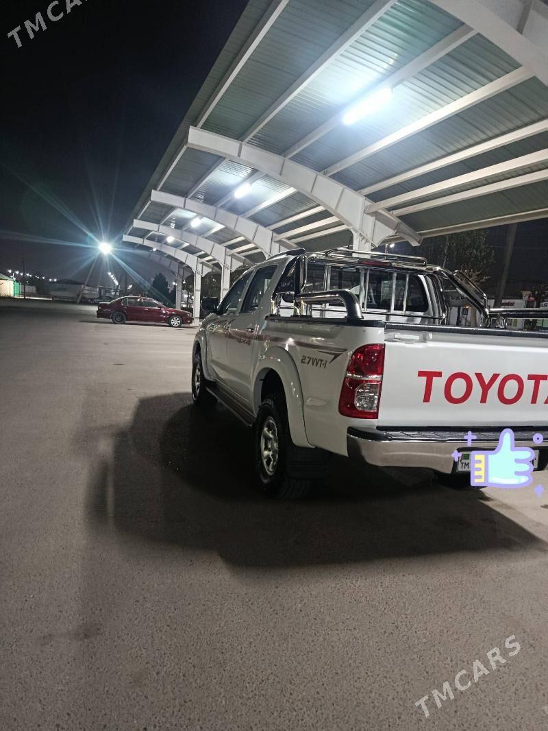 Toyota Hilux 2012 - 370 000 TMT - Мары - img 9