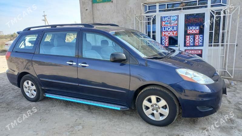 Toyota Sienna 2008 - 250 000 TMT - Дашогуз - img 6