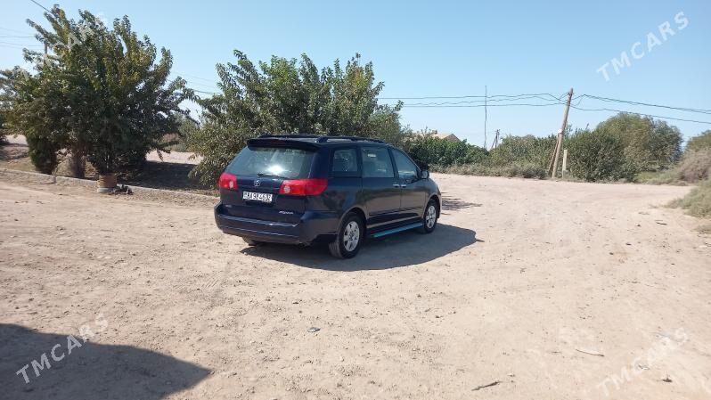 Toyota Sienna 2008 - 250 000 TMT - Дашогуз - img 4