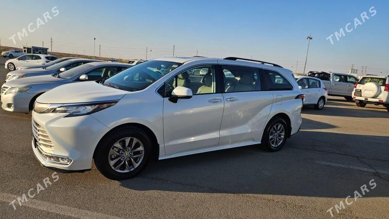 Toyota Sienna 2022 - 535 000 TMT - Ашхабад - img 4