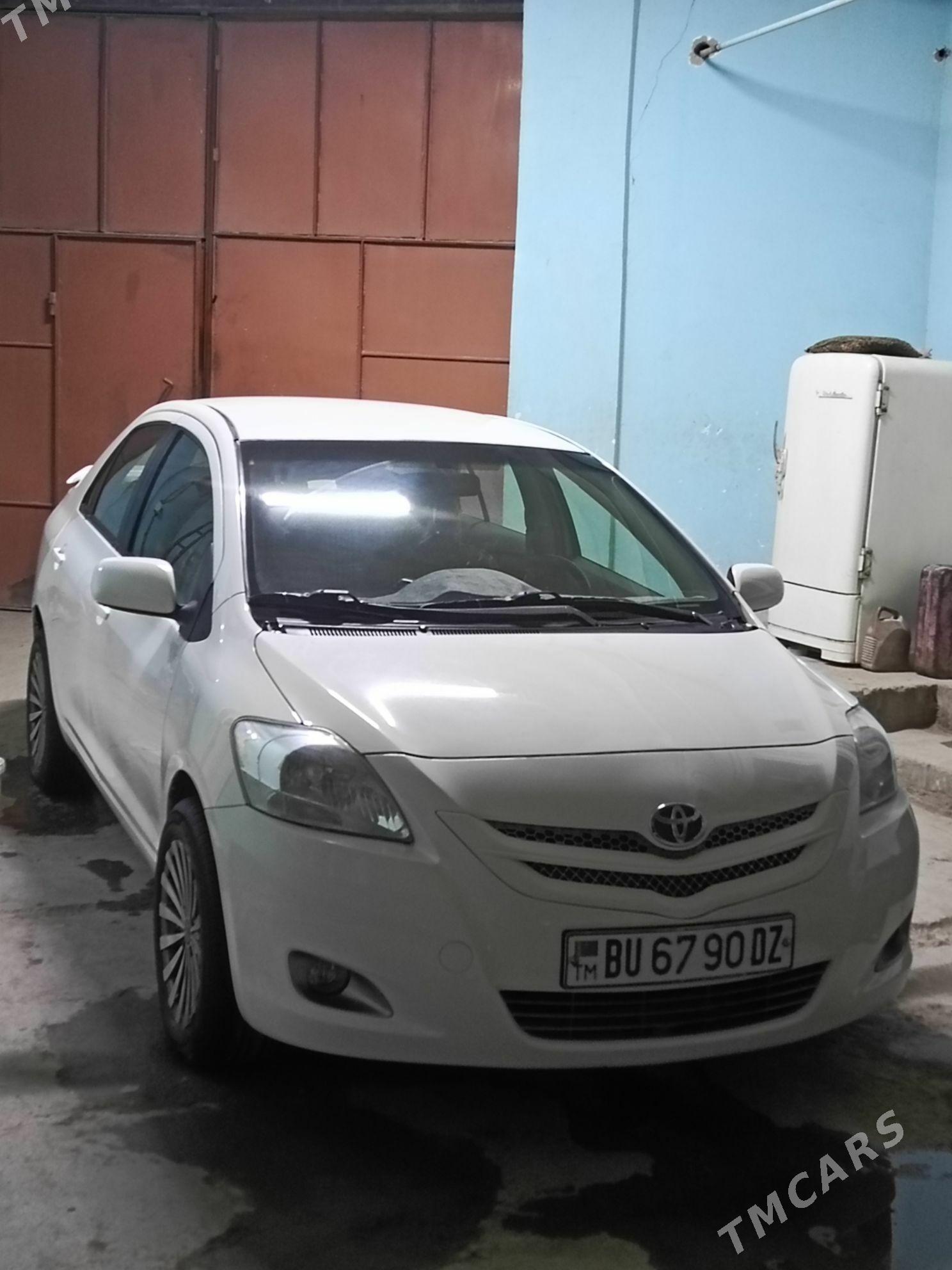 Toyota Yaris 2011 - 140 000 TMT - Дашогуз - img 1