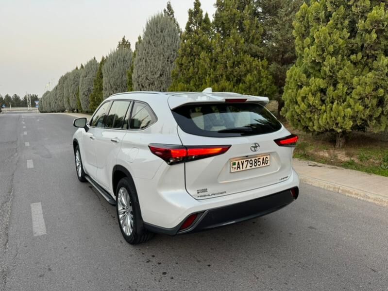 Toyota Highlander 2023 - 617 000 TMT - Aşgabat - img 4