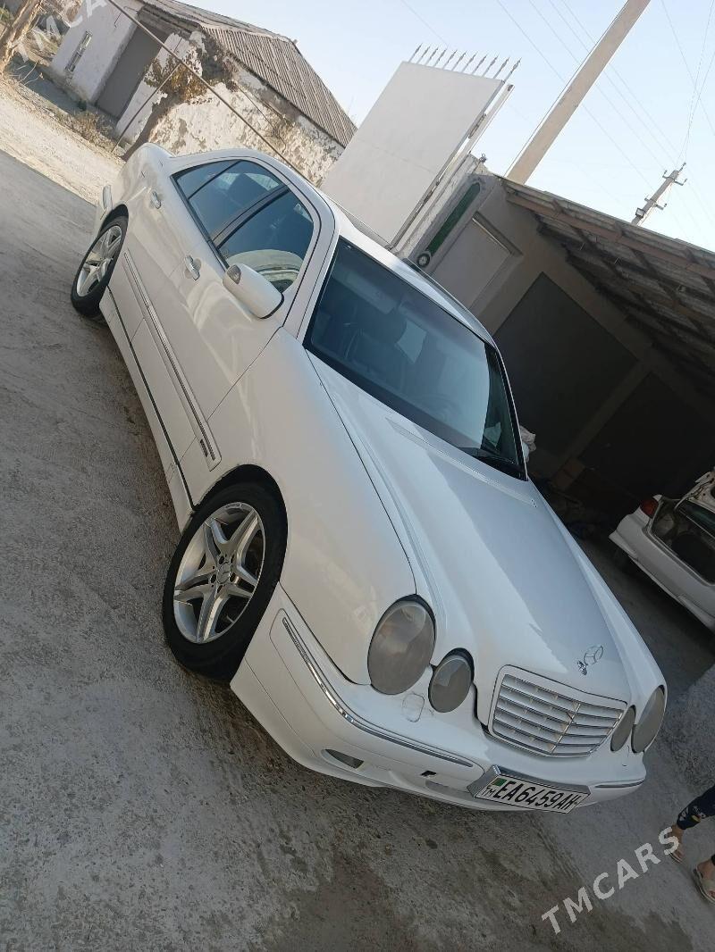 Mercedes-Benz E320 2001 - 105 000 TMT - Гёкдепе - img 3