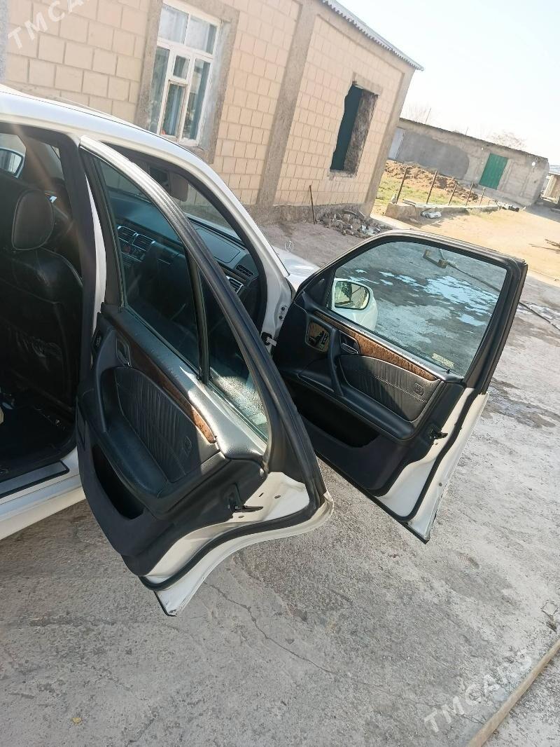 Mercedes-Benz E320 2001 - 105 000 TMT - Гёкдепе - img 7