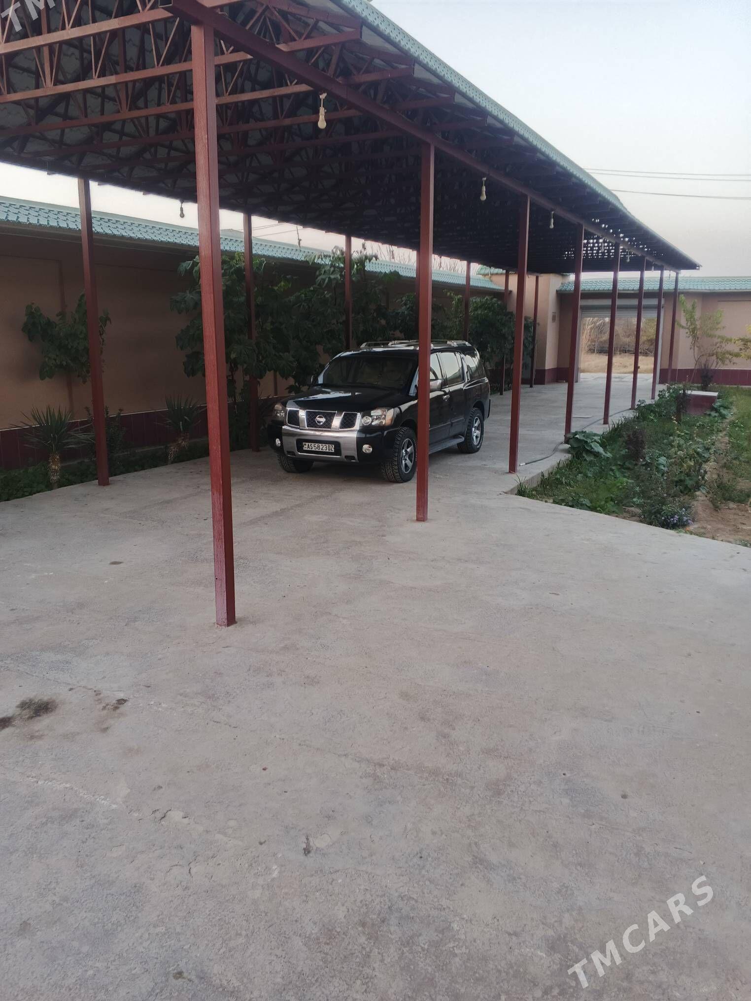 Nissan Armada 2006 - 230 000 TMT - Дашогуз - img 2