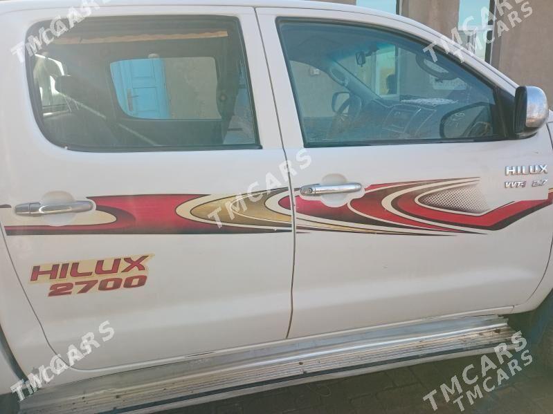 Toyota Hilux 2006 - 220 000 TMT - Ёлётен - img 3